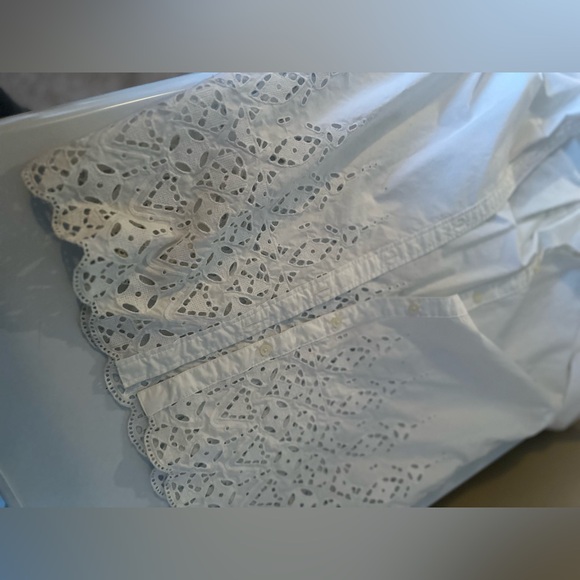 Banana republic long sleeve white eyelet detail shirt - Picture 4 of 5